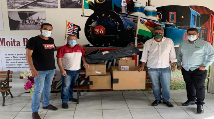 Notícia: ACE antecipa doação de material para decoração de Natal 2021 em Paraguaçu
