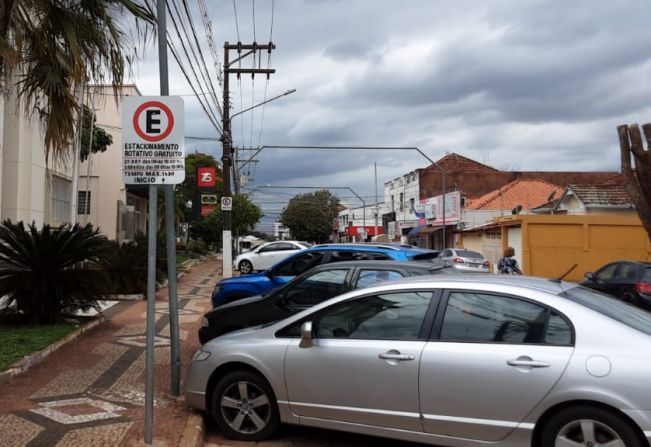 Notícia: Associação Comercial quer campanha para mostrar a importância do Estacionamento Rotativo no centro de Paraguaçu